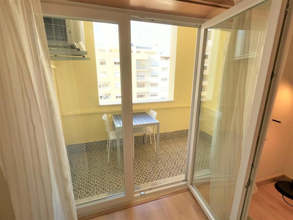 Carnaxide Modern T1 Apartment W Balcony In Carnaxide Oeiras Lisbon Dış mekan fotoğraf