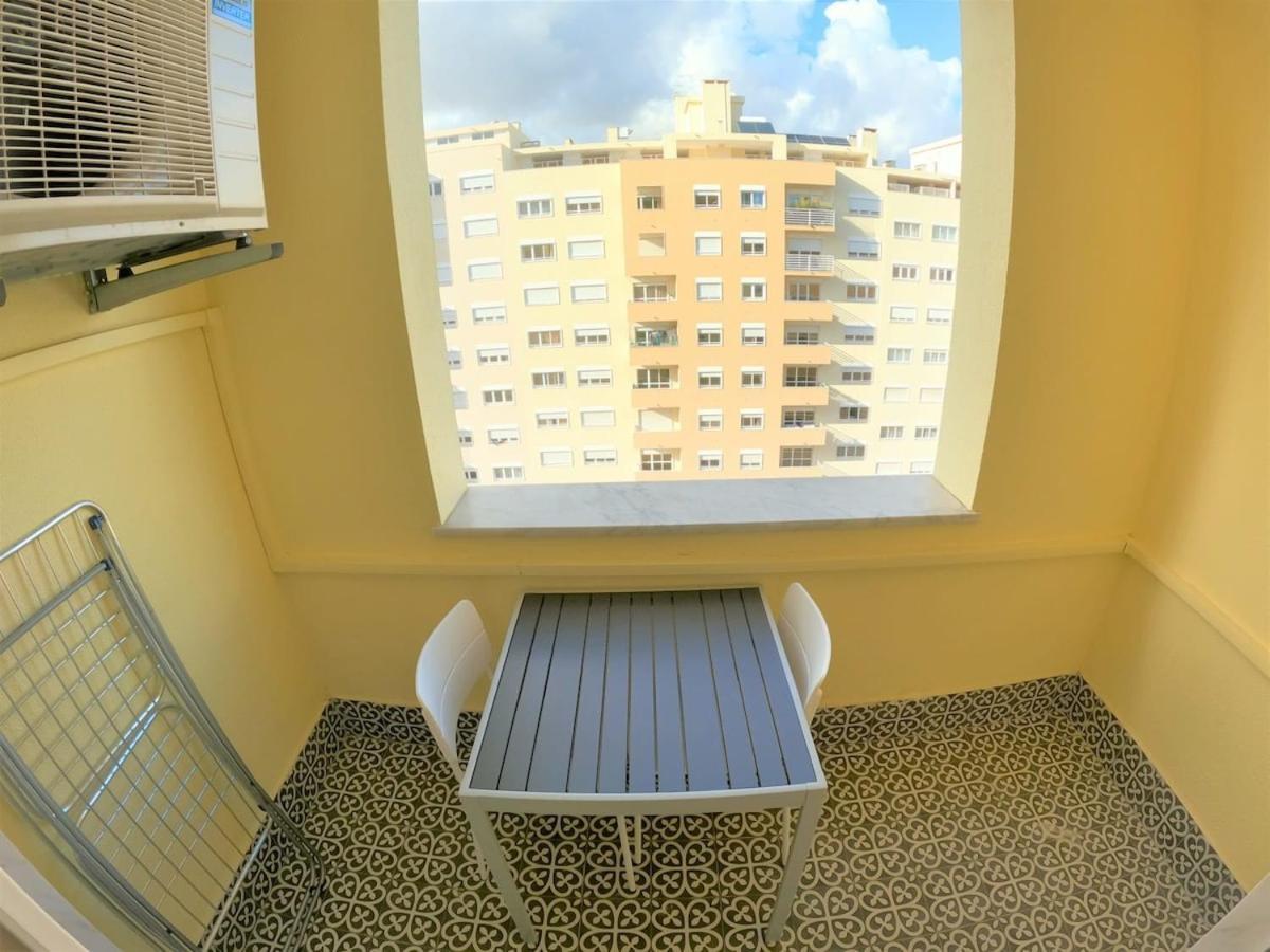 Carnaxide Modern T1 Apartment W Balcony In Carnaxide Oeiras Lisbon Dış mekan fotoğraf