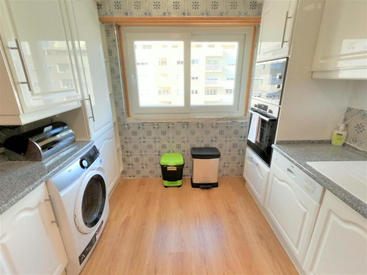 Carnaxide Modern T1 Apartment W Balcony In Carnaxide Oeiras Lisbon Dış mekan fotoğraf
