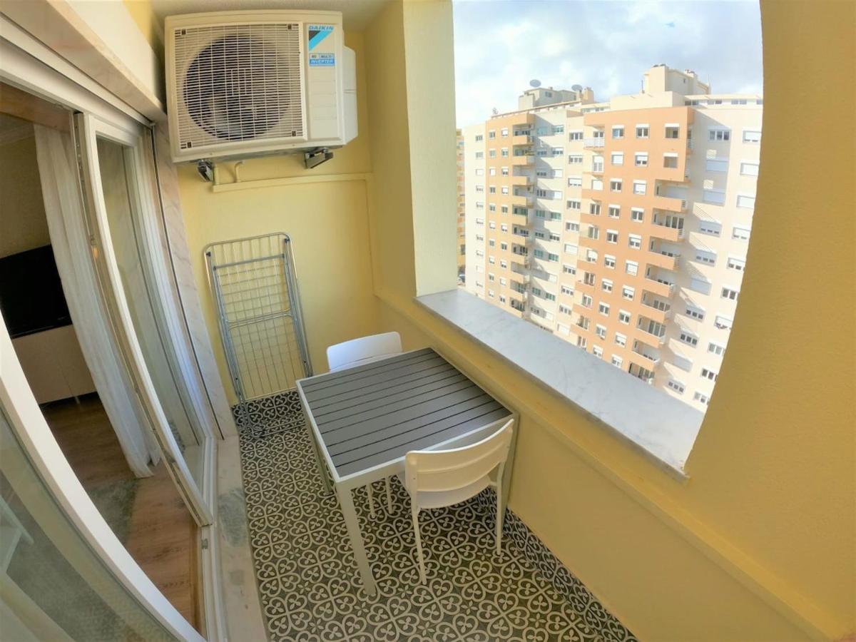 Carnaxide Modern T1 Apartment W Balcony In Carnaxide Oeiras Lisbon Dış mekan fotoğraf