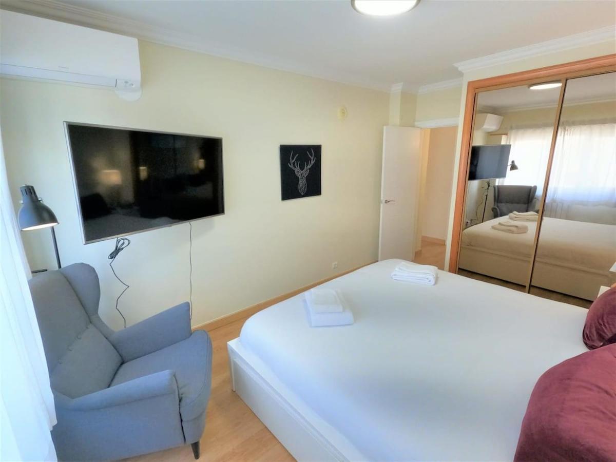 Carnaxide Modern T1 Apartment W Balcony In Carnaxide Oeiras Lisbon Dış mekan fotoğraf