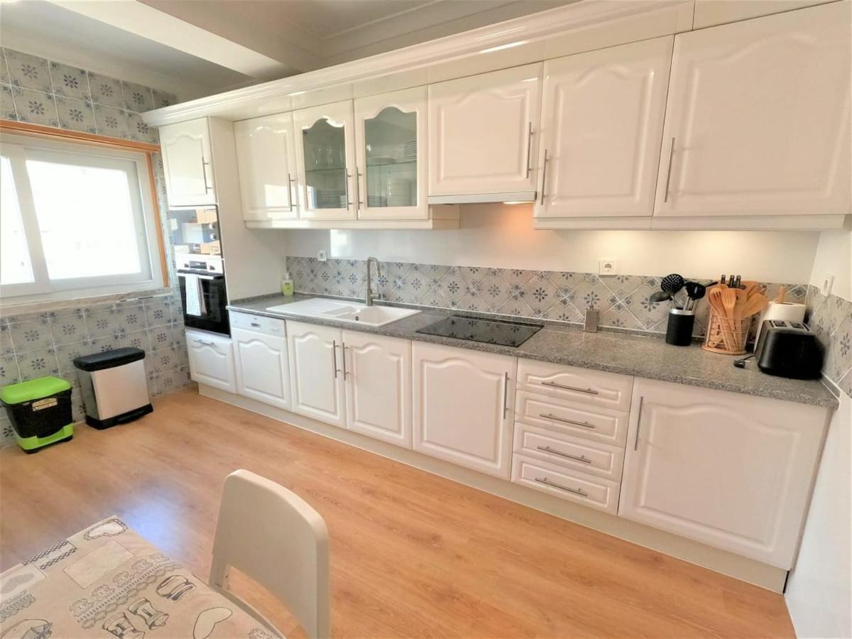 Carnaxide Modern T1 Apartment W Balcony In Carnaxide Oeiras Lisbon Dış mekan fotoğraf